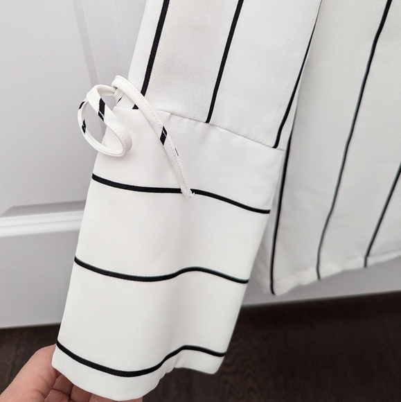 Women's blouse - Picture 3 of 6